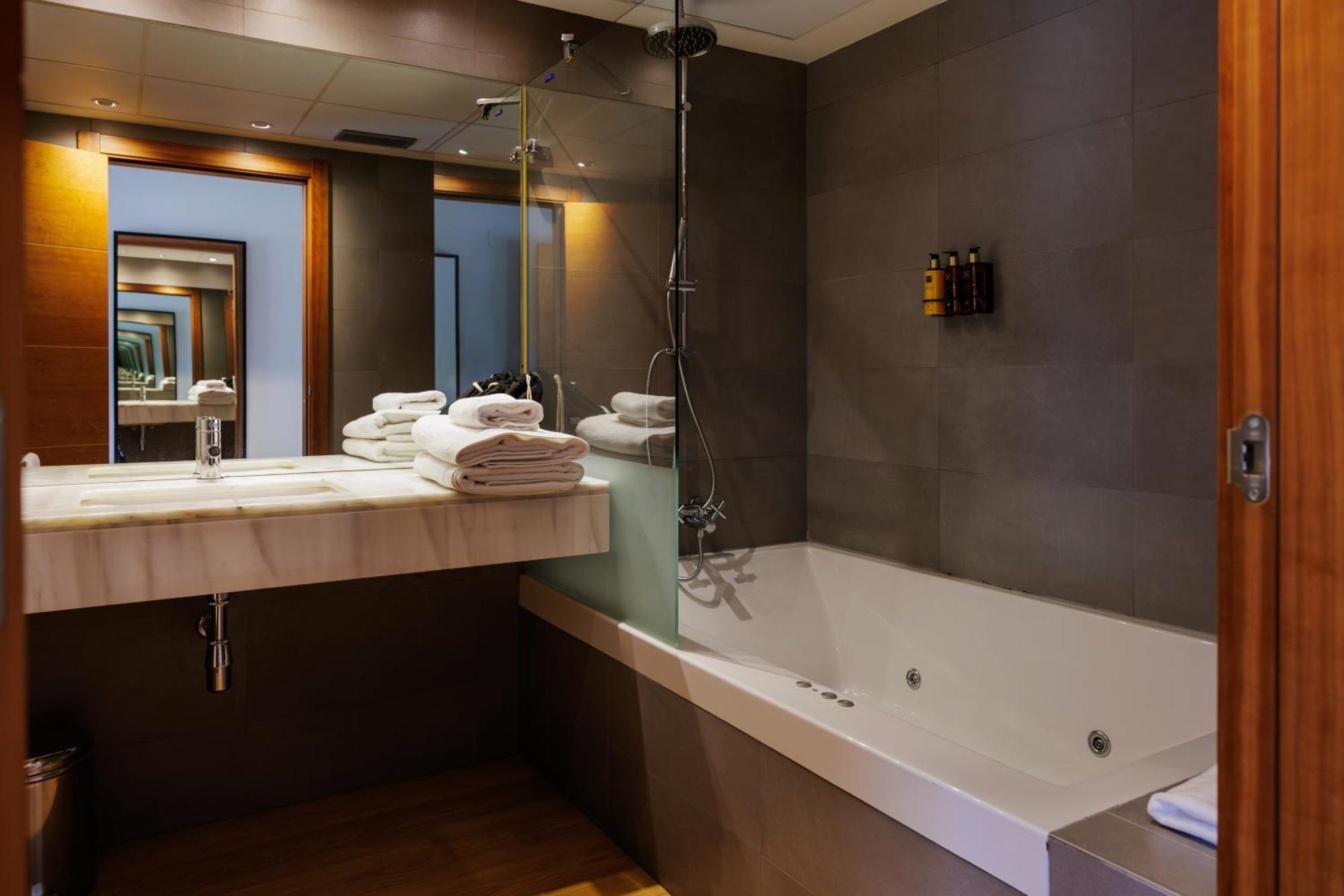 Hotel & Spa El Mirador De Ulzama Уррисола-Галайн Экстерьер фото